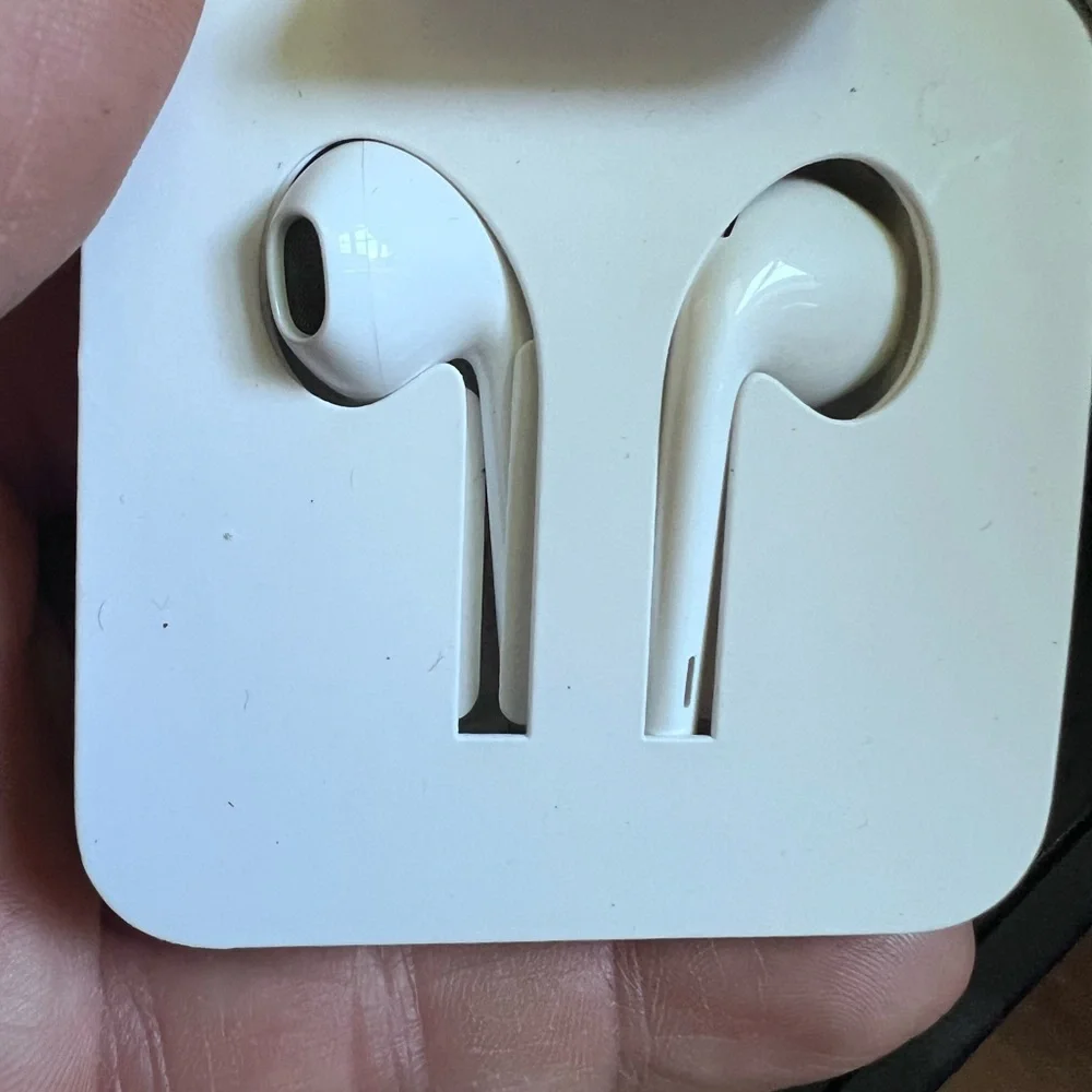 New APPLE White Wired Earbuds NEW ❤️